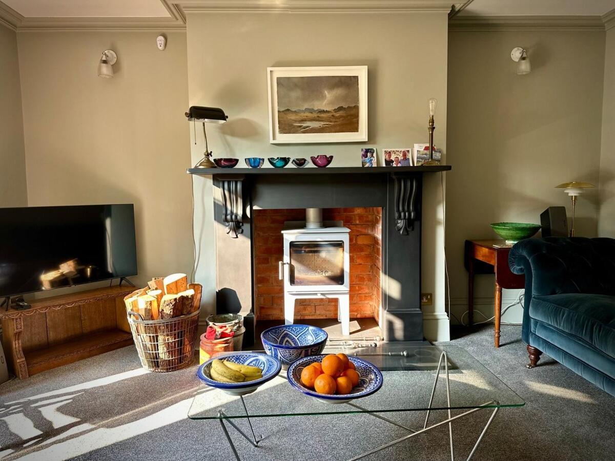 Large 1 Bd Period Garden Flat, Kings Cross - Camden *